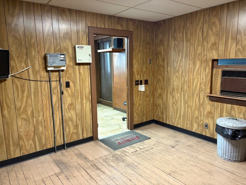 More Photos Of 6712 Main St, Martins Creek Service Station For Sale