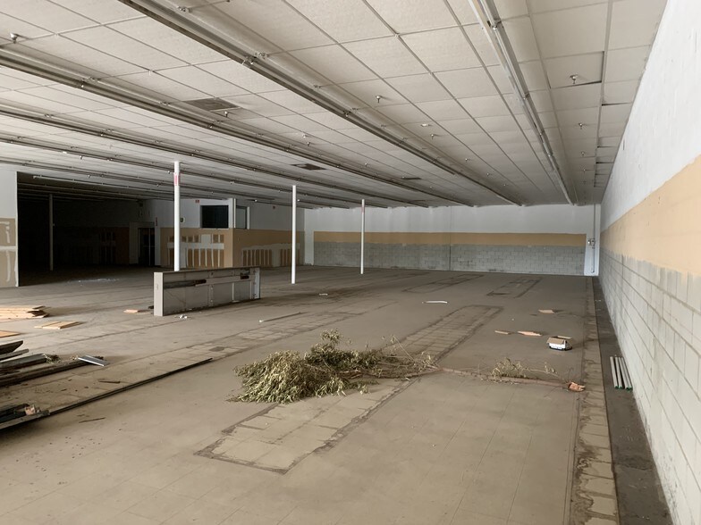 More Photos Of 1702-1780 Robertson Blvd, Chowchilla Unknown For Lease