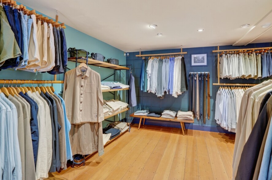 More Photos Of 9 Winter St, Edgartown Storefront For Lease