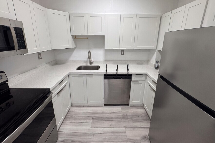 More Photos Of 2520 N Andrews Ave, Wilton Manors Apartments For Sale