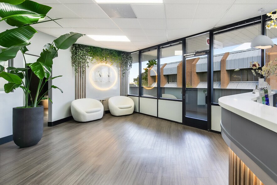 More Photos Of 37 Creek Rd, Irvine Medical For Lease