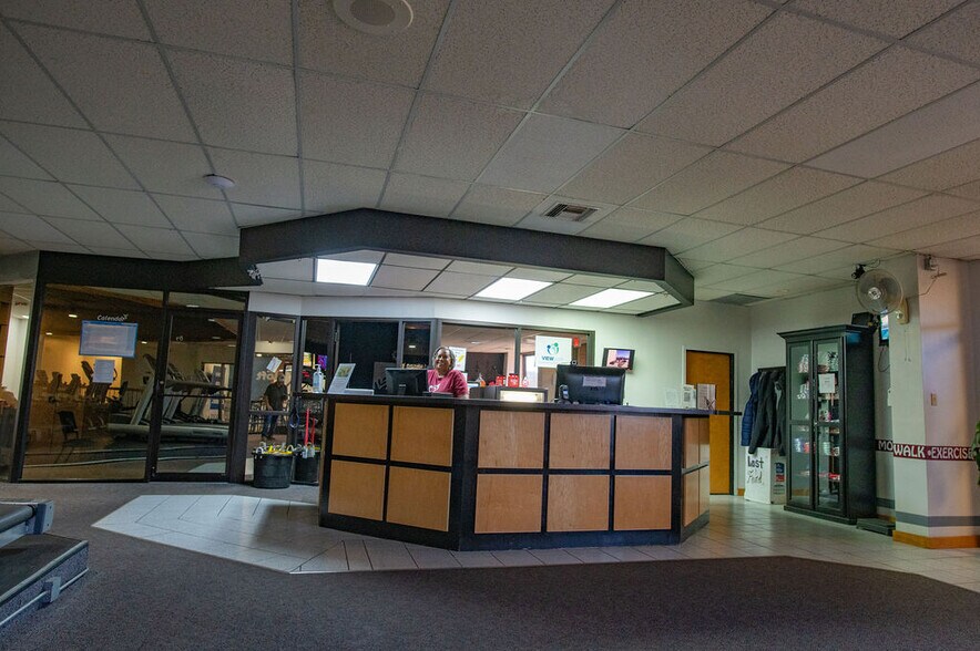 More Photos Of 2628 Bill Owens Pky, Longview Health Club For Sale