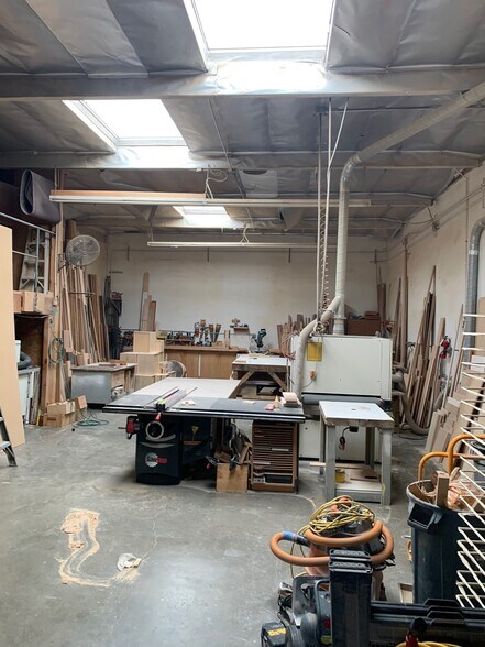 More Photos Of 6733-6735 Suva St, Bell Gardens Warehouse For Lease
