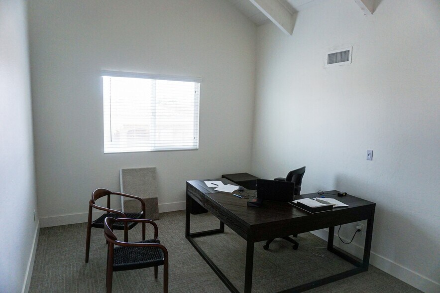 More Photos Of 1455 E University Dr, Mesa Showroom For Sale