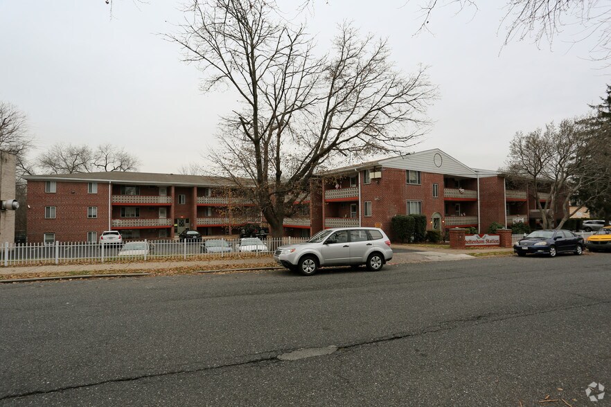 Primary Photo Of 6810 Martins Mill Rd, Philadelphia Apartments For Sale