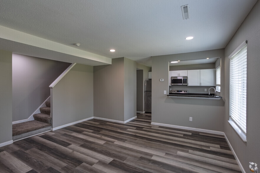 More Photos Of 4000 Archer Dr, East Moline Apartments For Sale