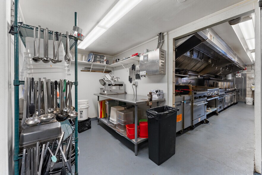 More Photos Of 4305 Portage St NW, Canton Restaurant For Sale