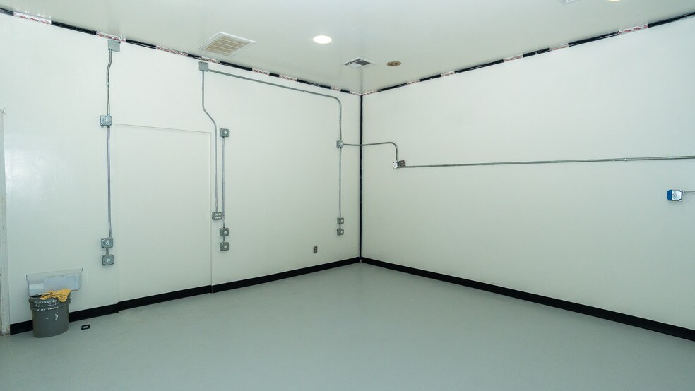 More Photos Of 9212 Mira Este Ct, San Diego Research And Development For Sale