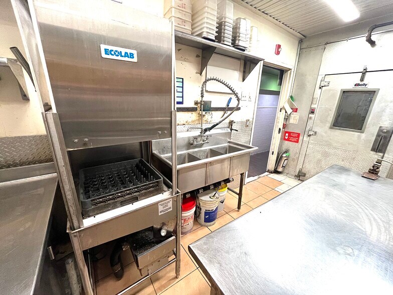 More Photos Of 2-16 N Central Ave, Hartsdale Storefront For Lease