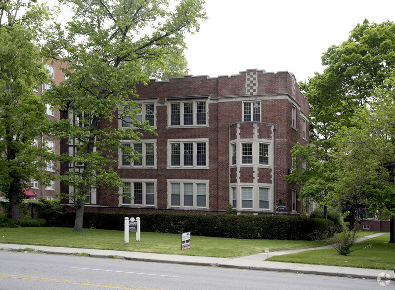 Primary Photo Of 3541 N Meridian St, Indianapolis Apartments For Sale