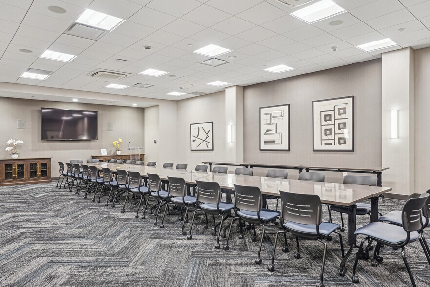 More Photos Of RXR Plz, Uniondale Office Residential For Lease