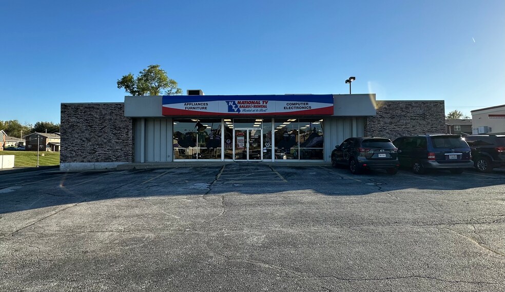 More Photos Of 1406 W Kearney St, Springfield Freestanding For Sale