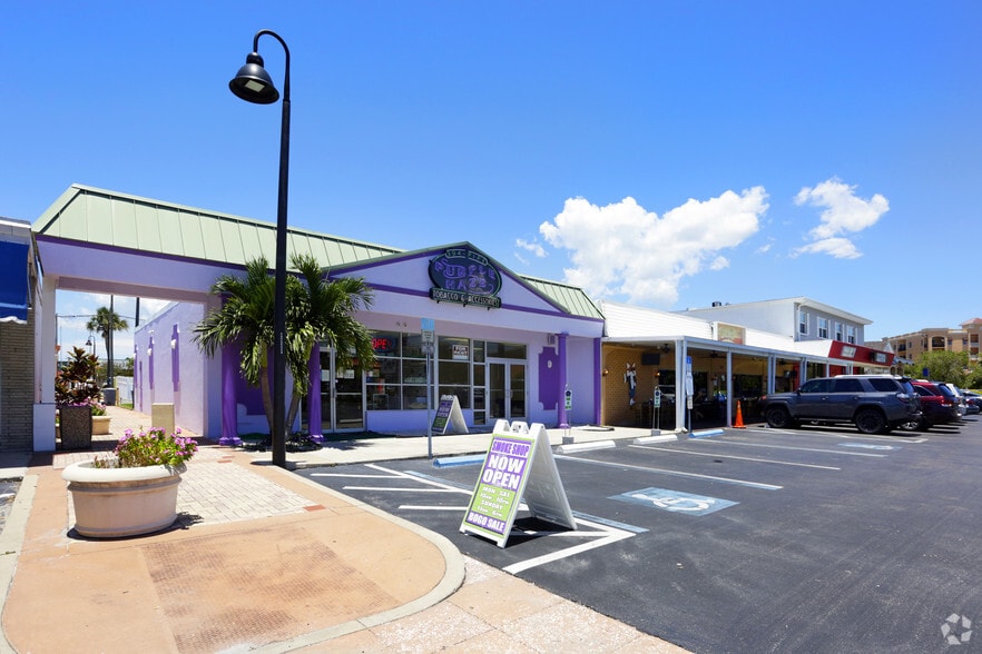 More Photos Of 152 107th Ave, Treasure Island Storefront Retail Residential For Lease