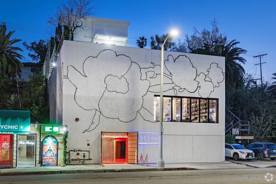 More Photos Of 11150 Ventura Blvd, Studio City Restaurant For Sale