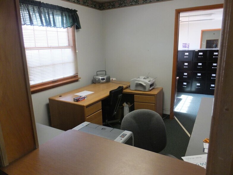 More Photos Of 35000-35008 Division Rd, Richmond Medical For Sale