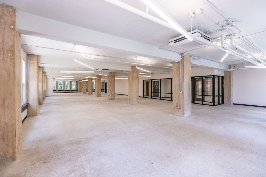 More Photos Of 200 Main Plz, San Antonio Office For Lease