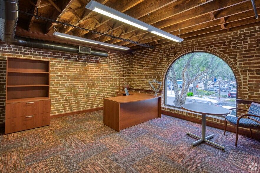 More Photos Of 100 3rd St S, Saint Petersburg Loft Creative Space For Lease