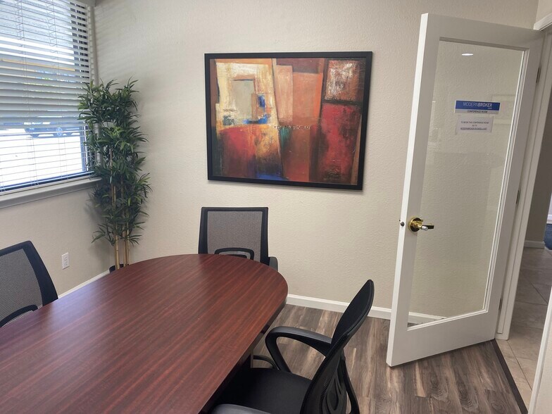 More Photos Of 610 W Main St, Visalia Office For Lease