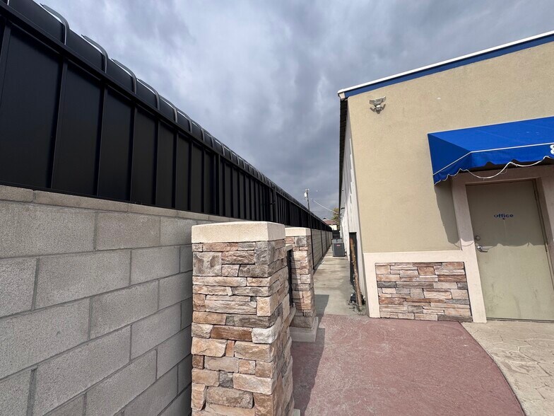 More Photos Of 814 Jackson St, Bakersfield Warehouse For Lease