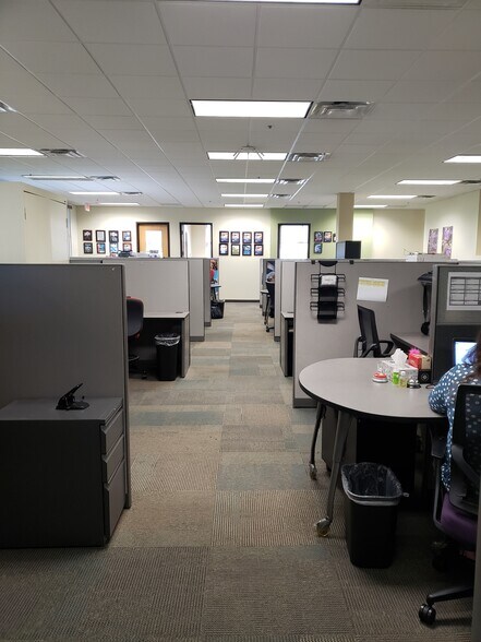 More Photos Of 4017 W Dr Martin Luther King Jr Blvd, Tampa Office For Sale