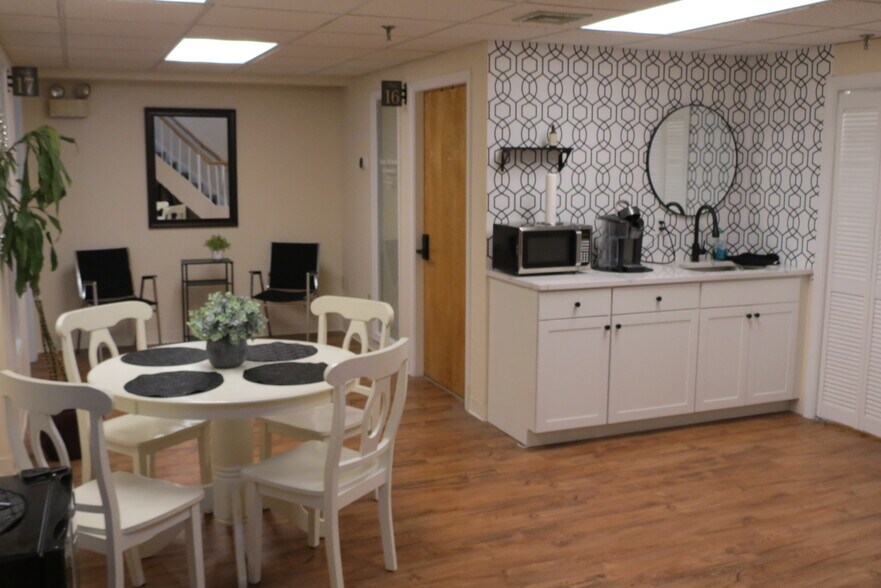 More Photos Of 54 Main St, Leominster Office For Sale
