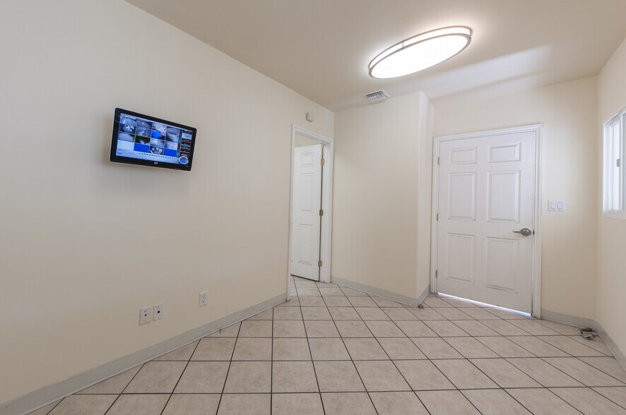 More Photos Of 5010 W Washington Blvd, Los Angeles Land For Lease