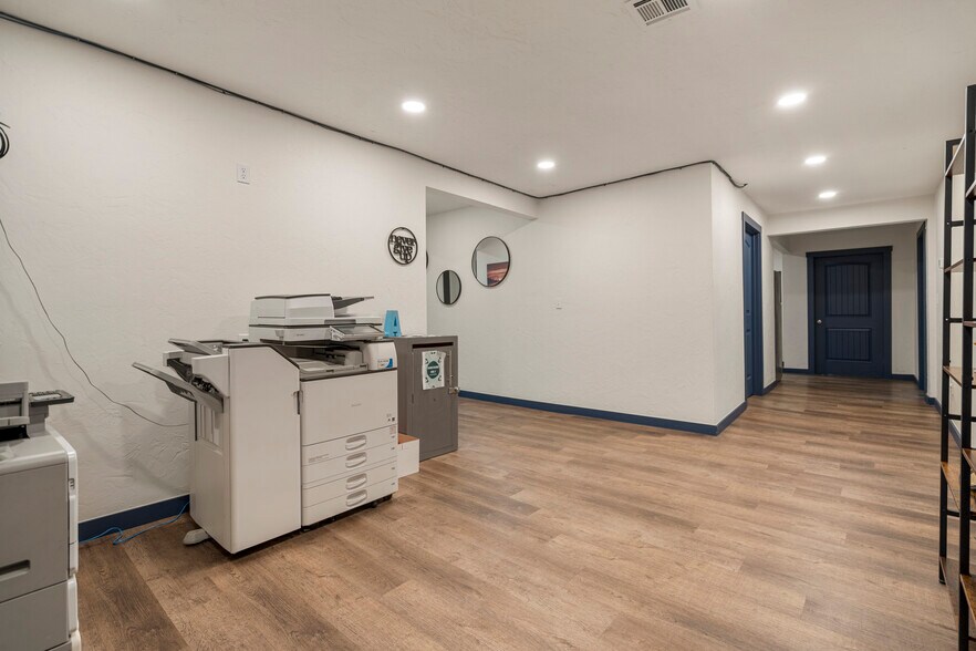 More Photos Of 1823 W 51st St, Tulsa Freestanding For Sale