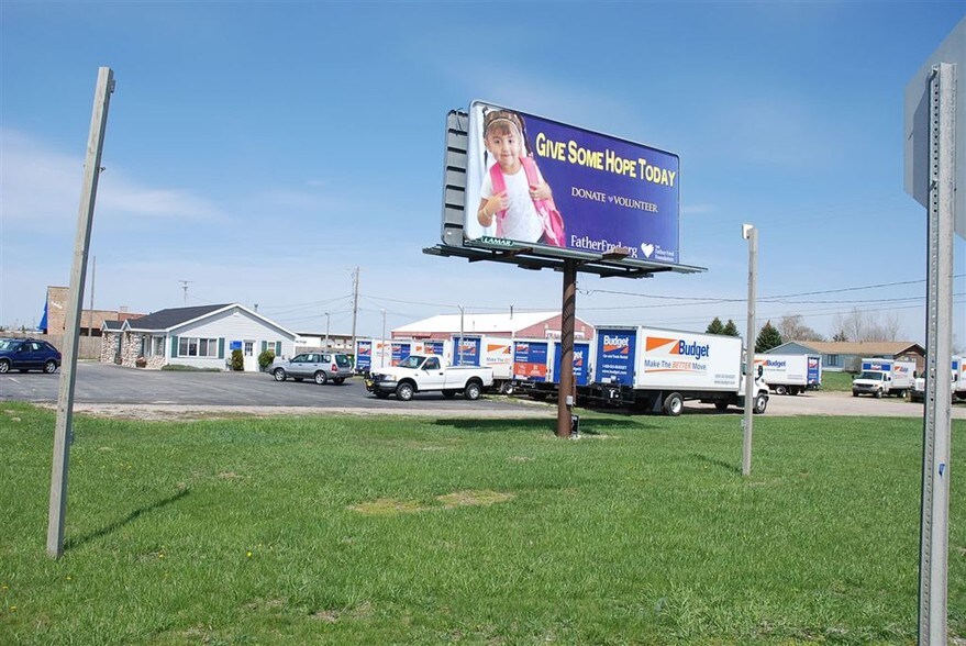 More Photos Of 305 US Highway 31 S, Traverse City Storefront Retail Office For Lease
