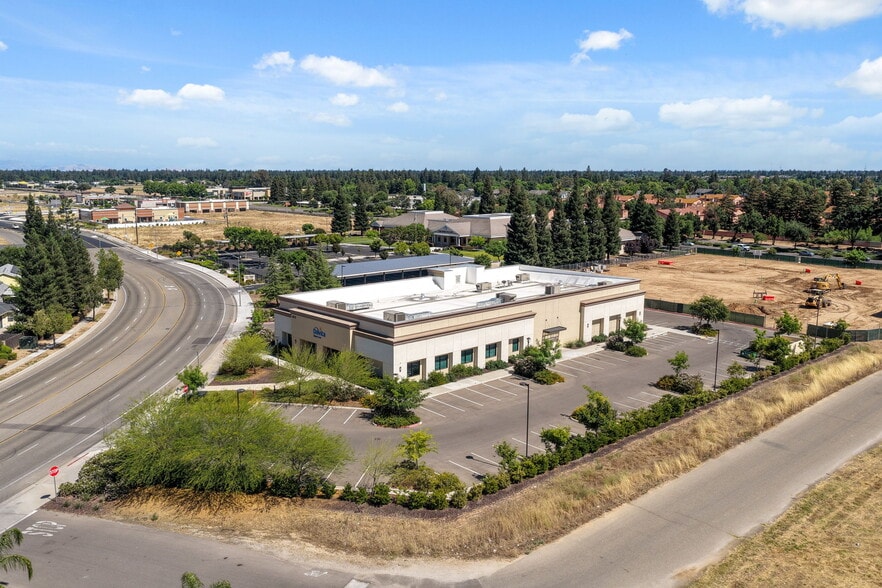 More Photos Of 4679 W Spruce Ave, Fresno Medical For Sale