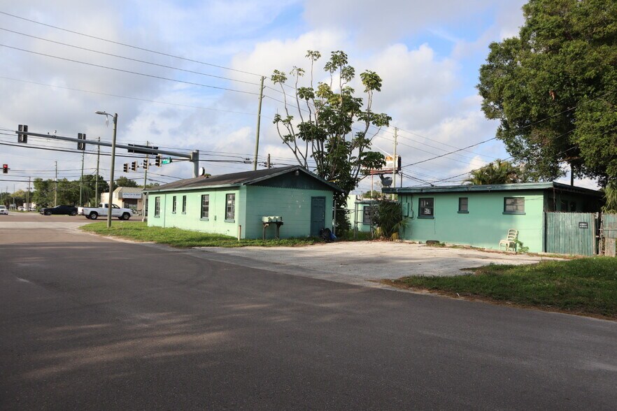 More Photos Of 9494 Ulmerton Rd, Largo Storefront Retail Residential For Sale