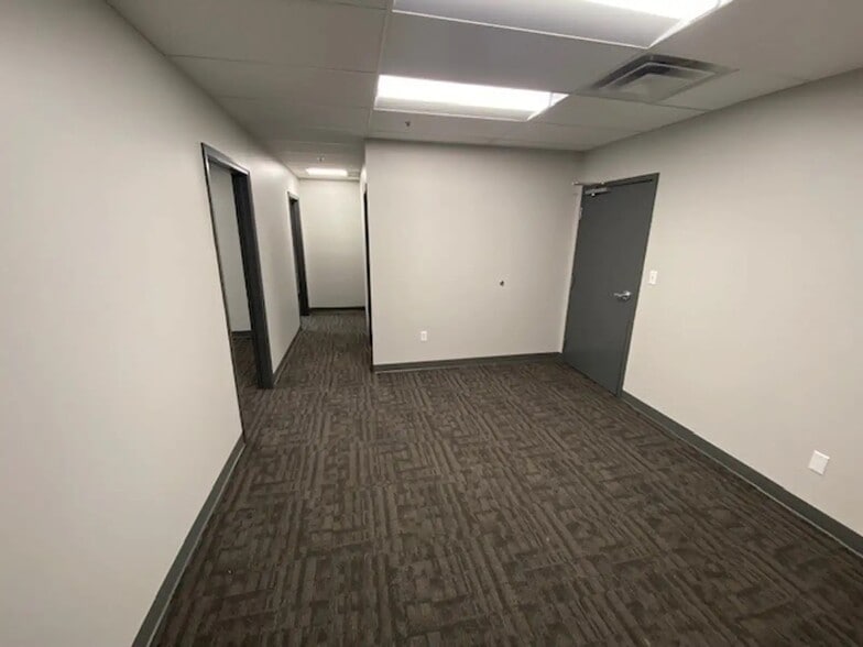 More Photos Of 4010 DuPont Cir, Louisville Medical For Lease