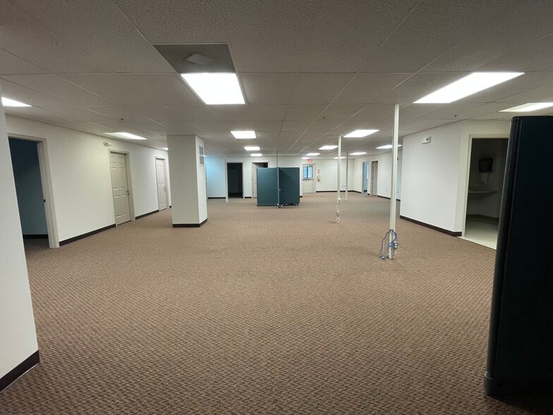 More Photos Of 130 E Burr Blvd, Kearneysville Office For Lease