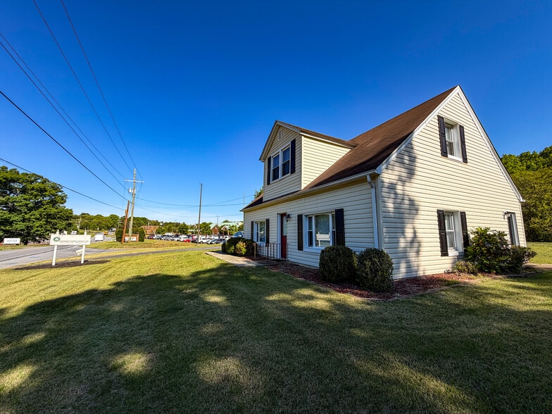 Primary Photo Of 2292 Lynch Mill Rd, Altavista Office For Lease