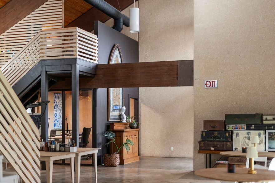 More Photos Of 4720 Avenue O 1/2, Galveston Showroom For Sale