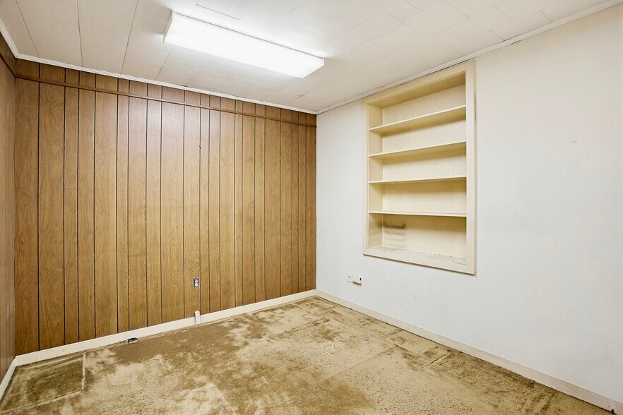 More Photos Of 14 W Saratoga St, Baltimore Office For Sale