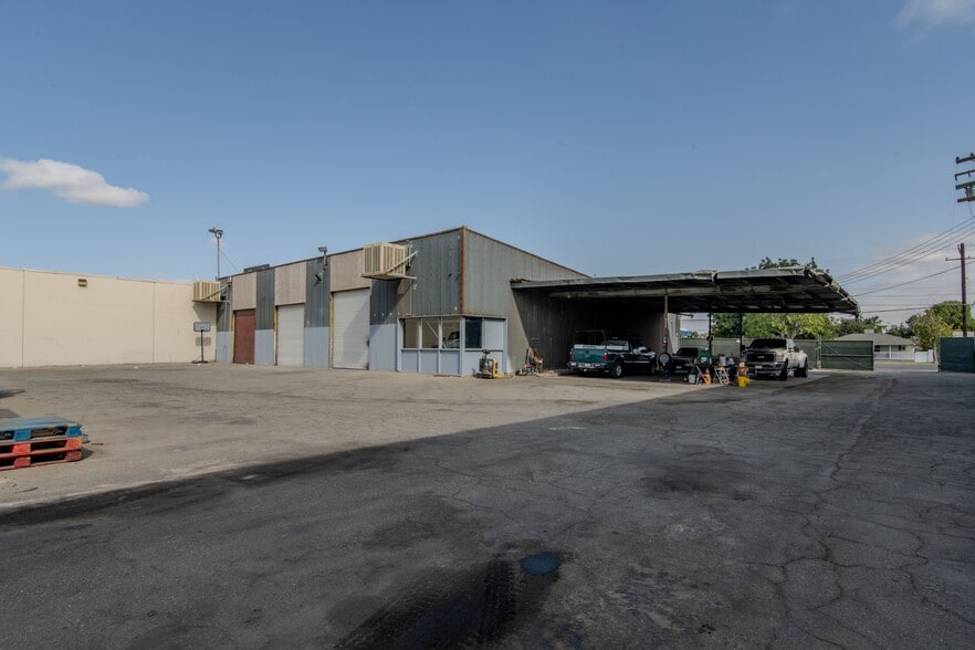 More Photos Of 3031 16th St, Bakersfield Warehouse For Lease