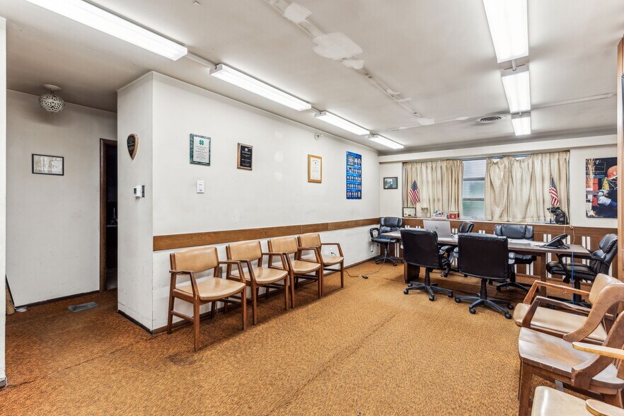 More Photos Of 1453 Edgmont Ave, Chester Office For Sale
