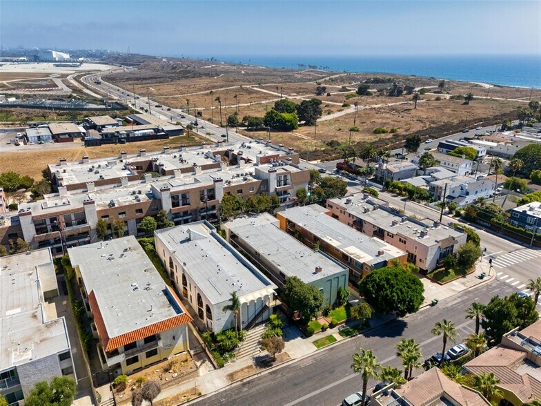 More Photos Of 8346 Manitoba St, Playa Del Rey Apartments For Sale