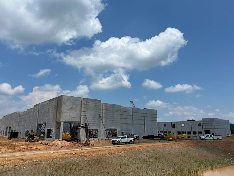 More Photos Of 2910 Lowell Rd, Apex Unknown For Lease