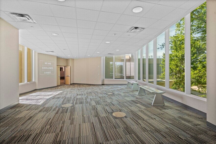 More Photos Of 4802 Mitchell Ave, Saint Joseph Office For Lease