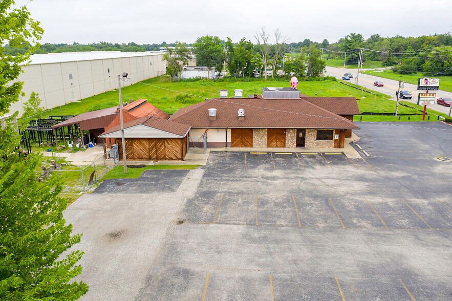 More Photos Of 6006 Shepherdsville Rd, Louisville Restaurant For Sale