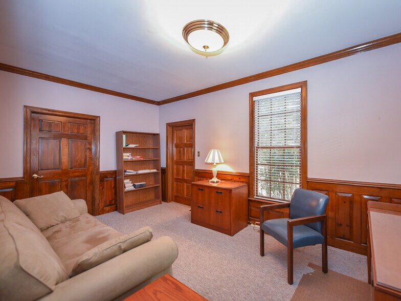 More Photos Of 5561 McNeely Dr, Raleigh Office For Lease