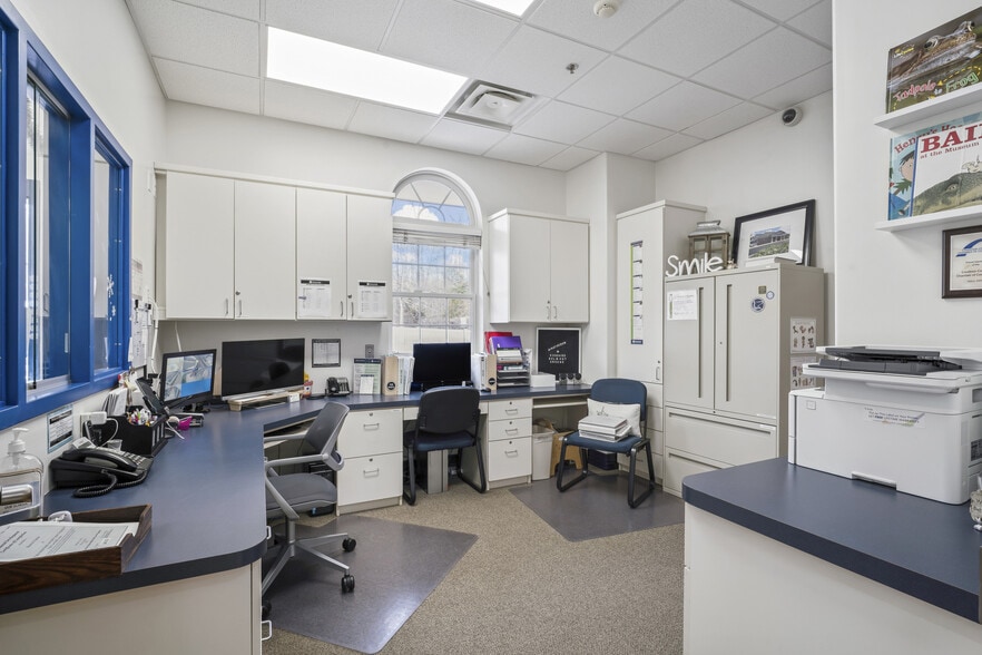 More Photos Of 42885 Orchard Oriole Dr, Ashburn Daycare Center For Sale