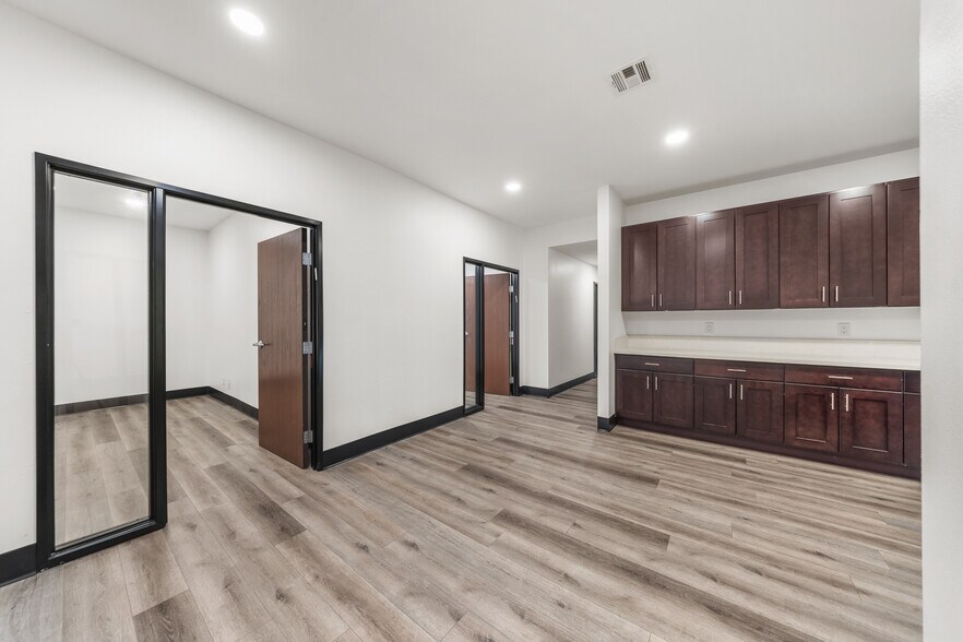 More Photos Of 23282 Peralta Dr, Laguna Hills Warehouse For Sale
