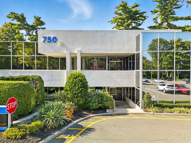 More Photos Of 700 Veterans Memorial Hwy, Hauppauge Unknown For Lease