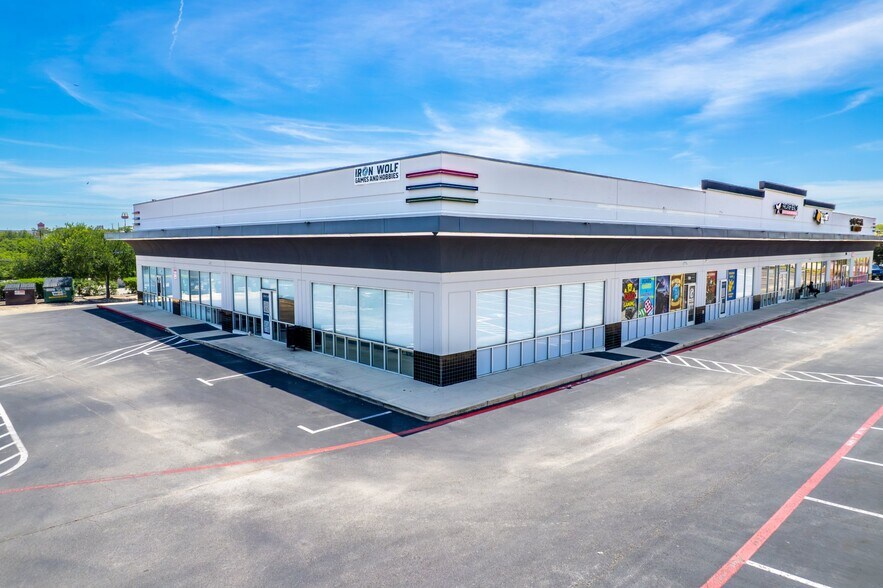 More Photos Of 7122 San Pedro Ave, San Antonio Storefront For Lease