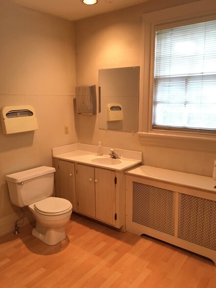More Photos Of 240 Conestoga Rd, Wayne Office For Lease