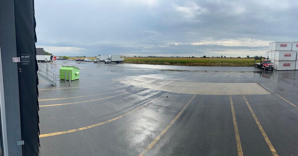 More Photos Of 379B Corduroy Rd, Ottawa Warehouse For Lease