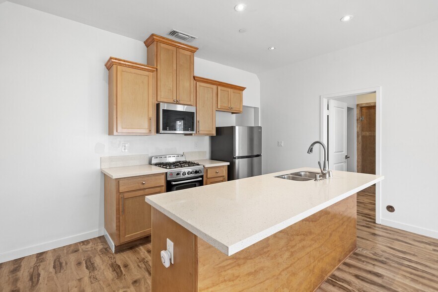 More Photos Of 744 Ridgeley Dr, Los Angeles Apartments For Sale