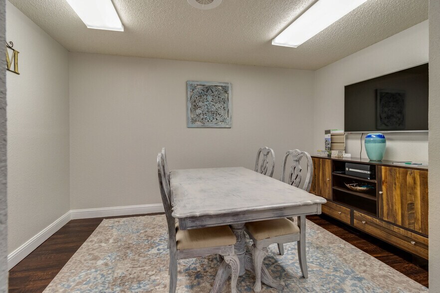 More Photos Of 5710 Watauga Rd, Watauga Office For Lease